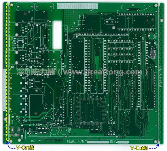 所謂【V-cut】是印刷電路板(PCB)廠商依據(jù)客戶的圖紙要求，事先在PCB的特定位置用轉(zhuǎn)盤刀具切割好的一條條分割線，其目的是為了方便后續(xù)SMT電路板組裝完成后的「分板(De-panel)」之用，因為其切割后的外型看起來就像個英文的【V】字型，因此得名。